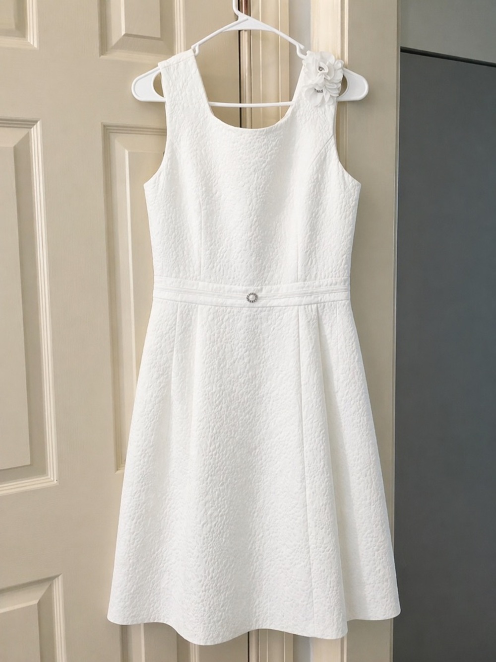 Ellen Tracy White Textured Midi Dress with Flower Accent